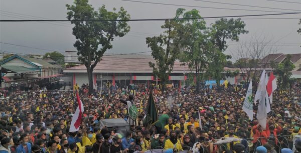 インドネシア国民の怒り:エリートの特権とデジタル操作が招く構造的圧力