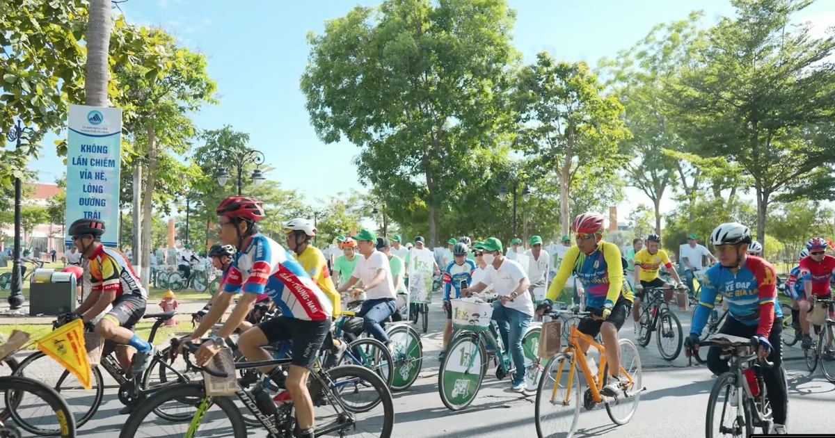 ホイアンで「自転車に乗ろう」週間、300人が参加しエコライフを推進