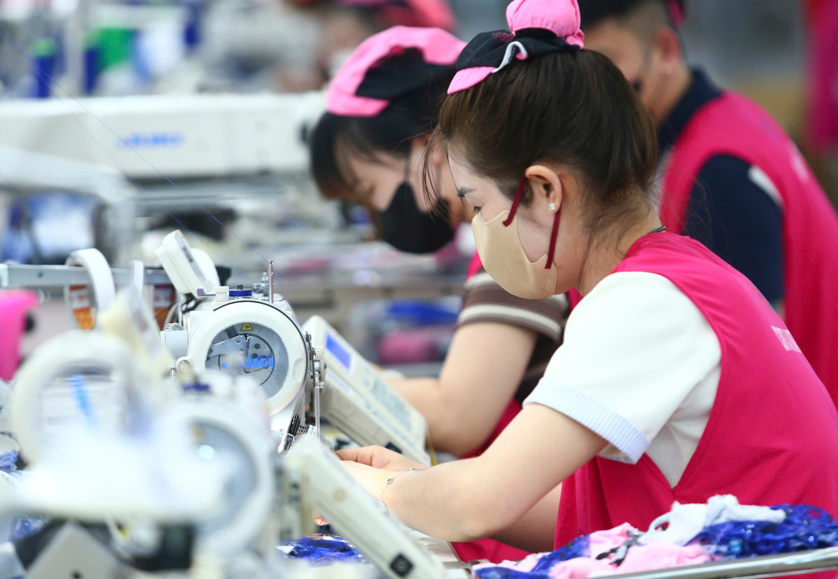 Vietnam Trade Unions to Propose Living Wages, Shorter Working Hours