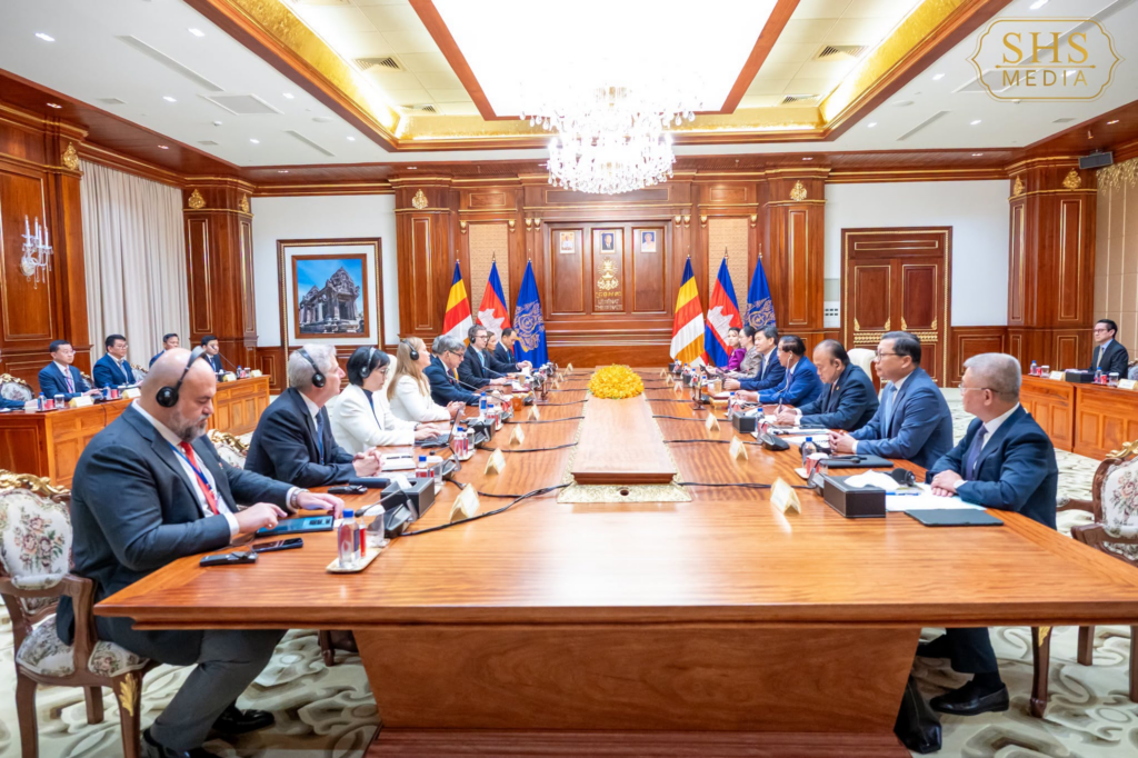 US Corporate Leaders Meet Hun Sen to Explore Investment Opportunities in Cambodia