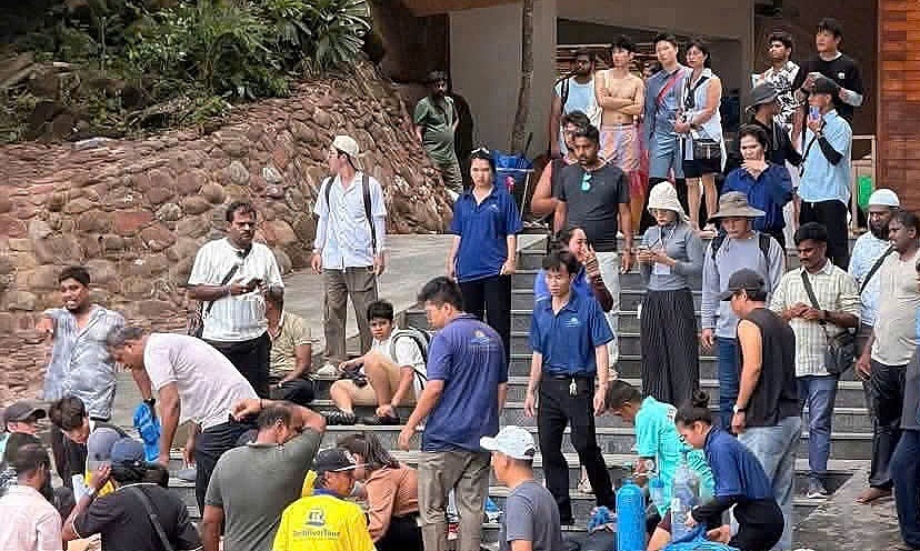 Speedboat Capsizes Off Phu Quoc, Killing 15 Tourists