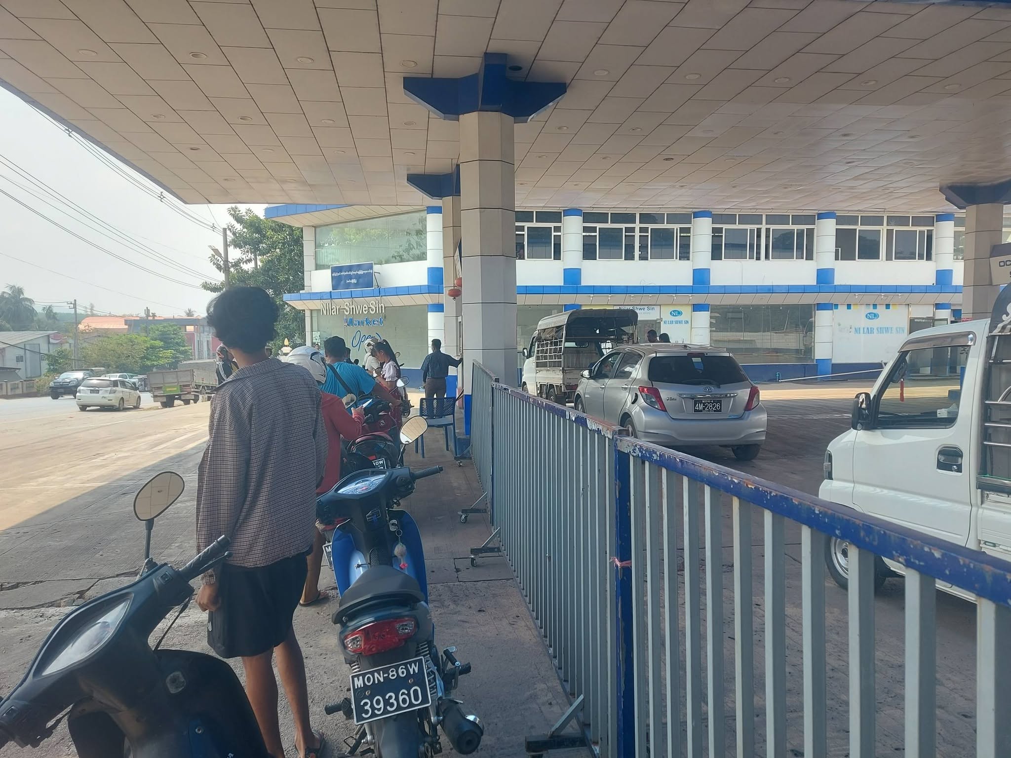 According to the new reference price of motor fuel, the price of gasoline has increased from the price of motor fuel in Mon State, but the price of diesel fuel has risen again.