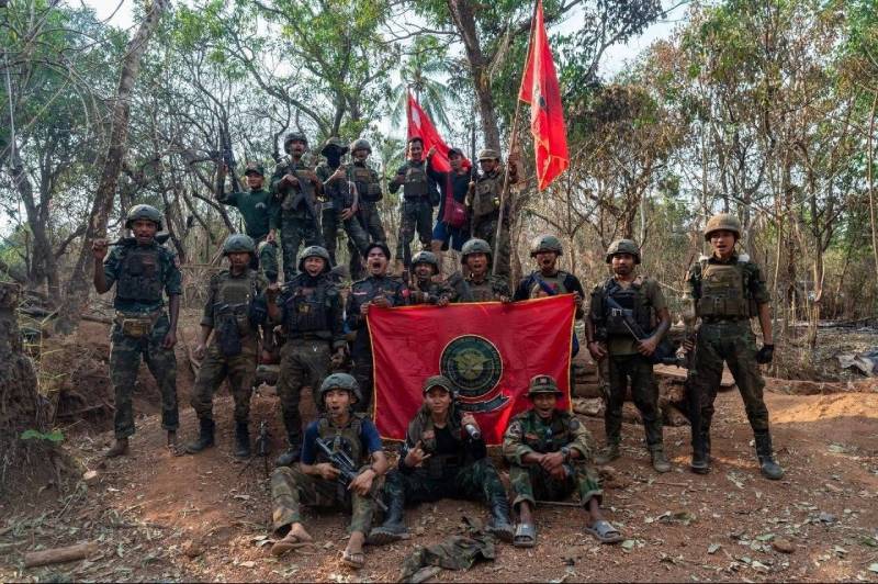 Myanmar Military Paramotor Downed in Mon State Amid Escalating Conflict