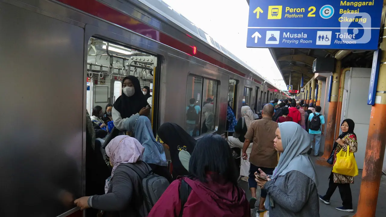ボゴール-ジャカルタ間通勤列車遅延、トランスジャカルタがバスで支援