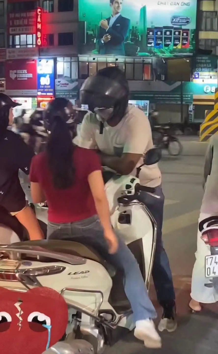 Vietnam Debates Tourist Conduct Amid Growing Foreign Presence