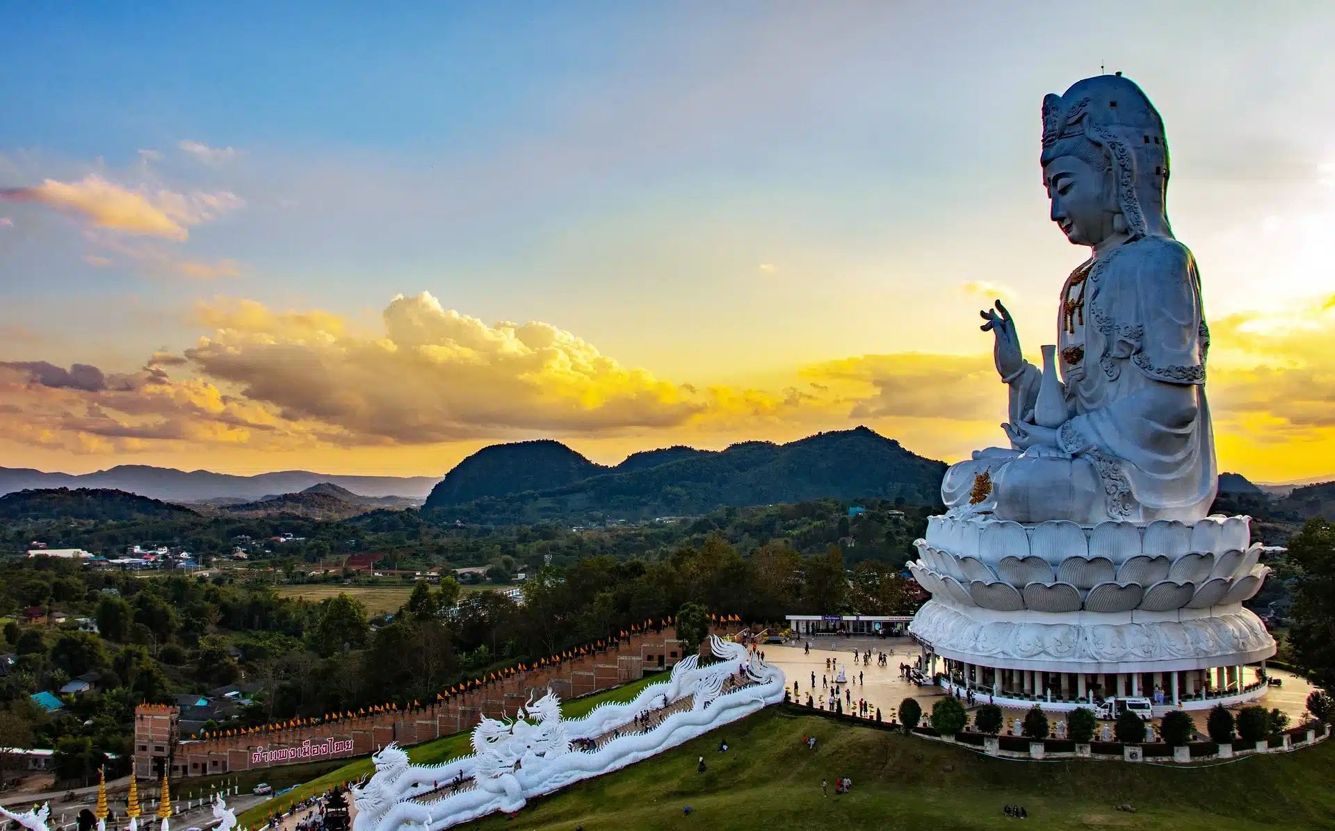 Wat Huay Pla Kang: Chiang Rai's Hidden Gem Supporting Local Community