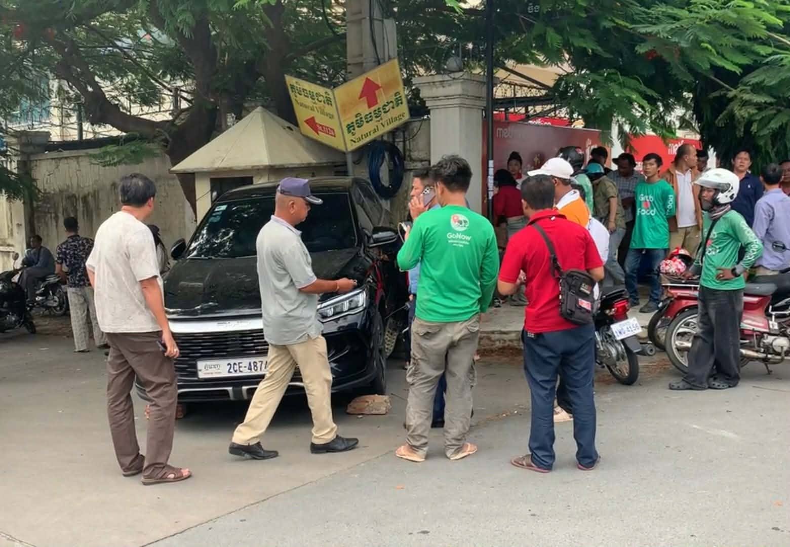 プノンペンで飲酒運転か、軍警察が起こした事故で母子死傷