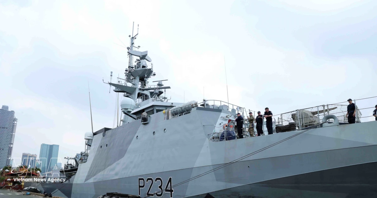 英海軍哨戒艦、ベトナム訪問で協力強化を確認