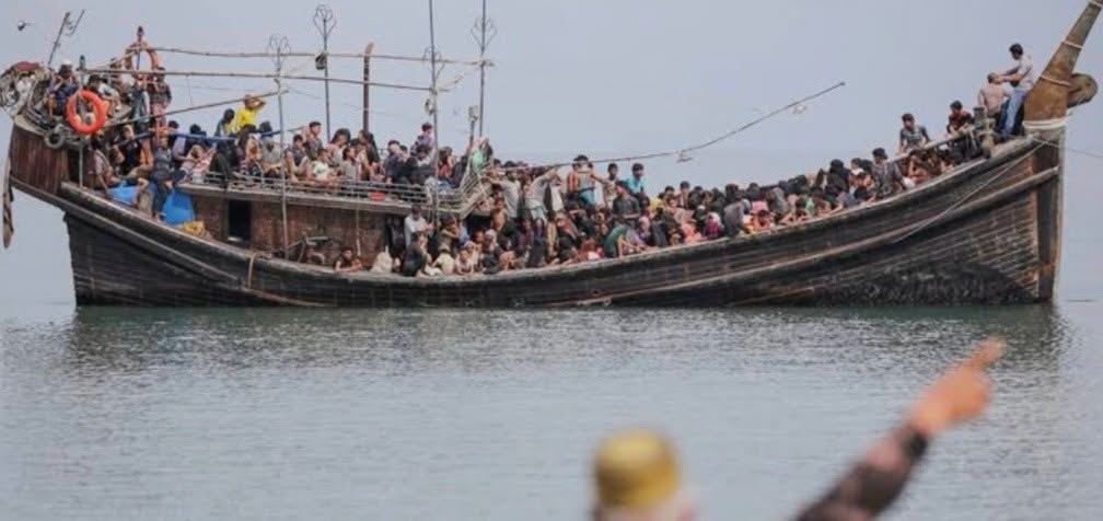 Two boats carrying Rohingya refugees capsized, over 500 feared dead: UN