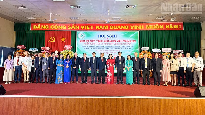 Vinh Long General Hospital Hosts International Medical Conference on Specialized Healthcare Development