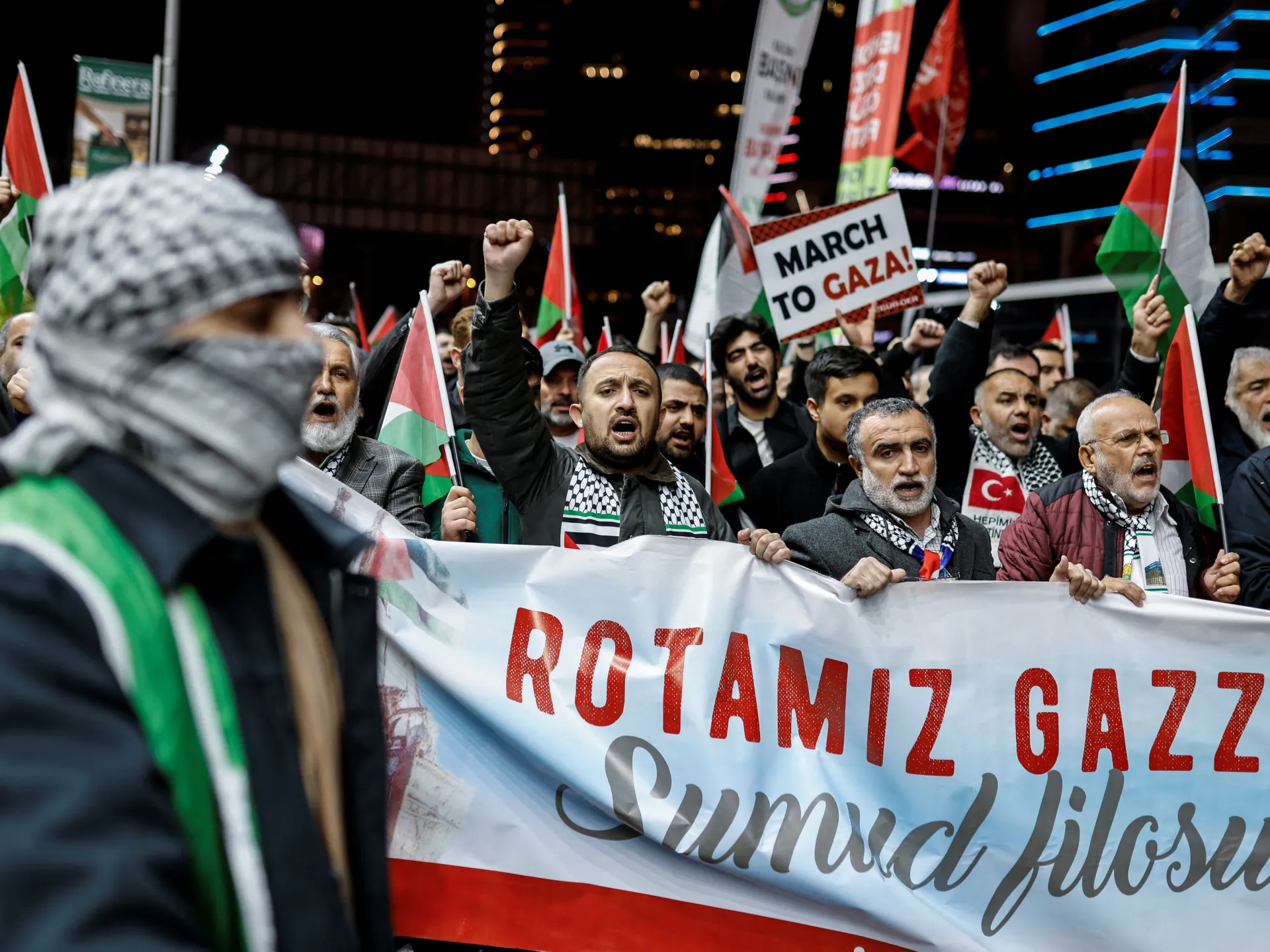 イスラエルによるガザ援助船団襲撃、国際社会から非難の声