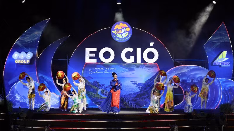 ベトナム中部、海辺の観光地で夜間経済活性化イベント開催