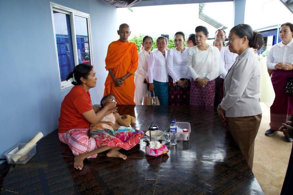 Deputy Prime Minister Commends Displaced Residents' Resilience in Banteay Meanchey