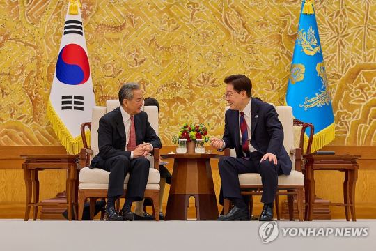 Laos Seeks Regional Stability Through Strengthened Ties with China and Vietnam