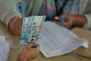 フィリピン大統領府、現金給付案却下を否定