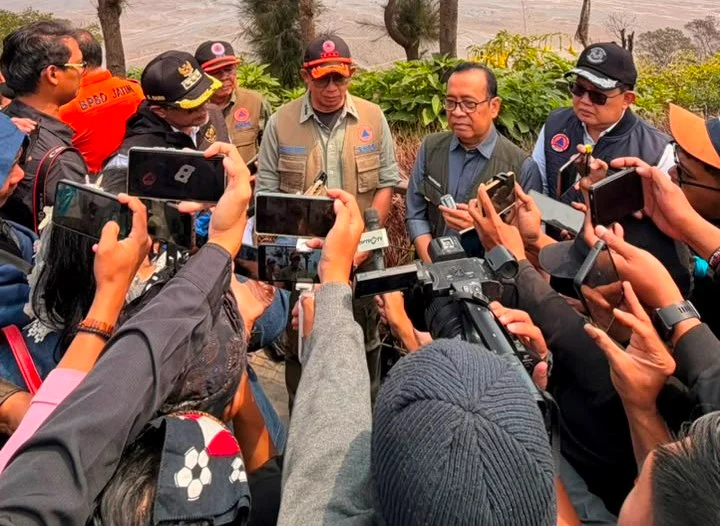 Pratikno Denies Resignation Rumors Due to Health: 'I am on Duty'