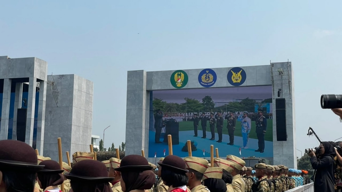 President Prabowo Awards Top Medals to Retired Generals