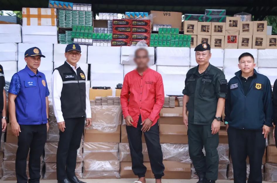 パタニで大規模捜索、偽造タバコと巨額現金を押収