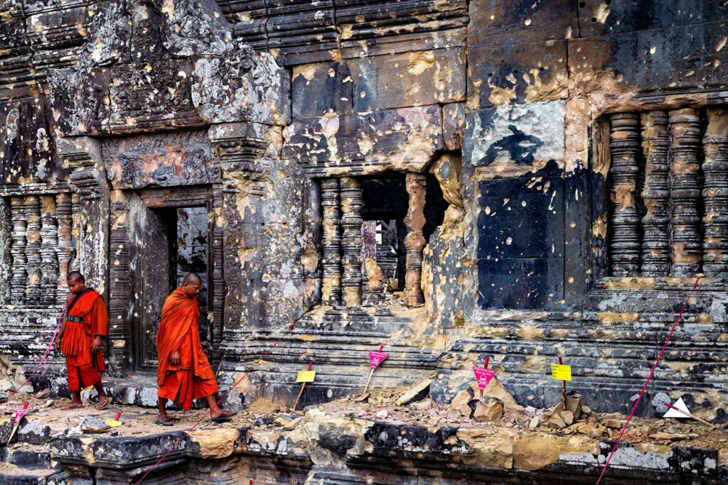 French Journalist Showcases Cambodia-Thailand Border Conflict Photos in Perpignan