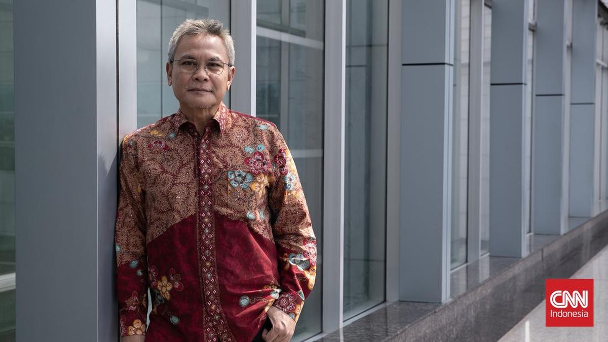 Jokowi Invited to Appear on Johan Budi's Podcast