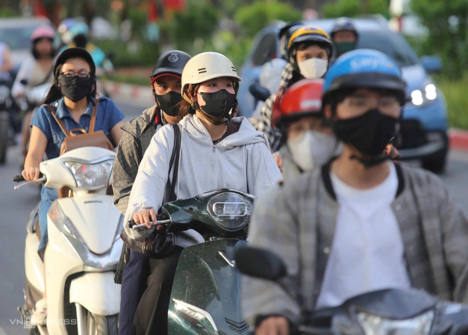 6 AM News Brief: Proposed Expansion of Vehicle Bans in Hoan Kiem and Nationwide Heatwaves
