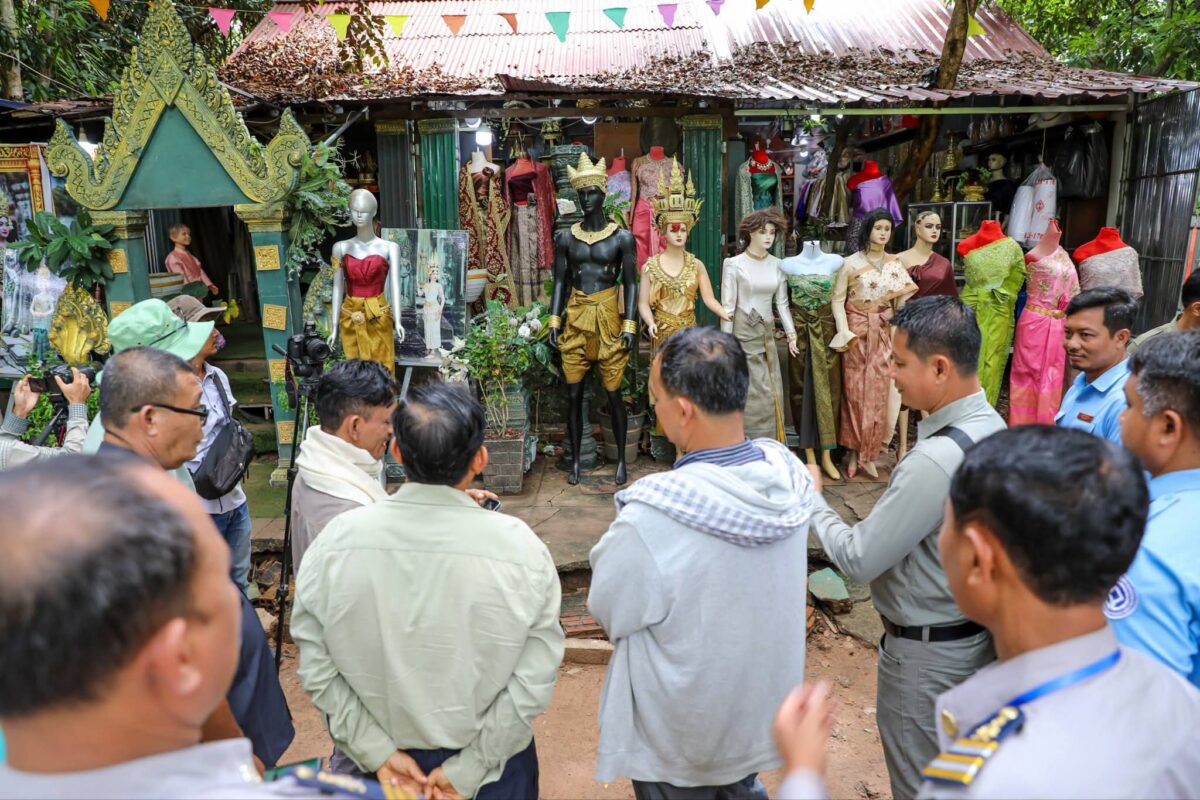APSARA Bars Inaccurate 'Ancient Khmer' Costumes from Angkor Park