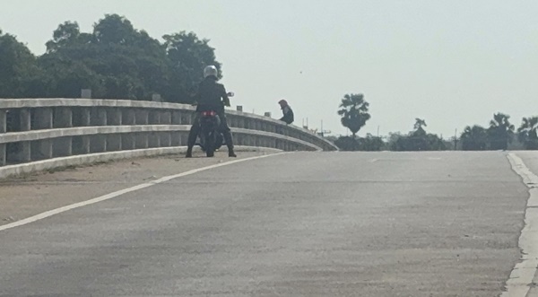 Ang Thong Police Praised for Rescuing Unemployed Man, Offering Personal Aid