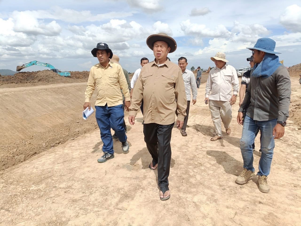 Cambodia Reviews Progress on Modernized Irrigation System Project