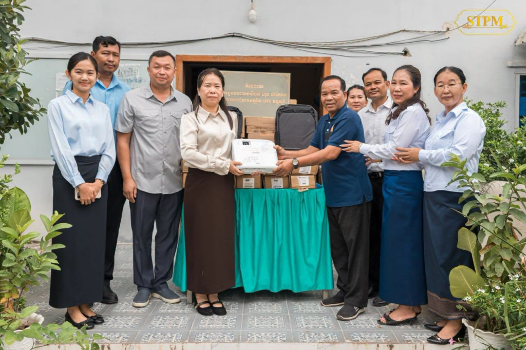 PM Hun Manet Donates Educational Supplies to Kambol High School