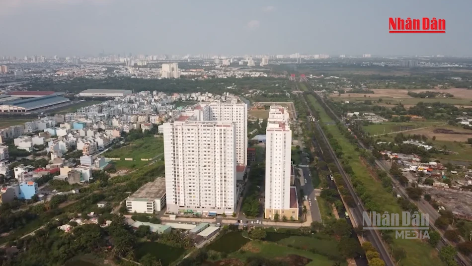 Vietnam Real Estate Market Faces Demand Slump, Prices Expected to Stabilize