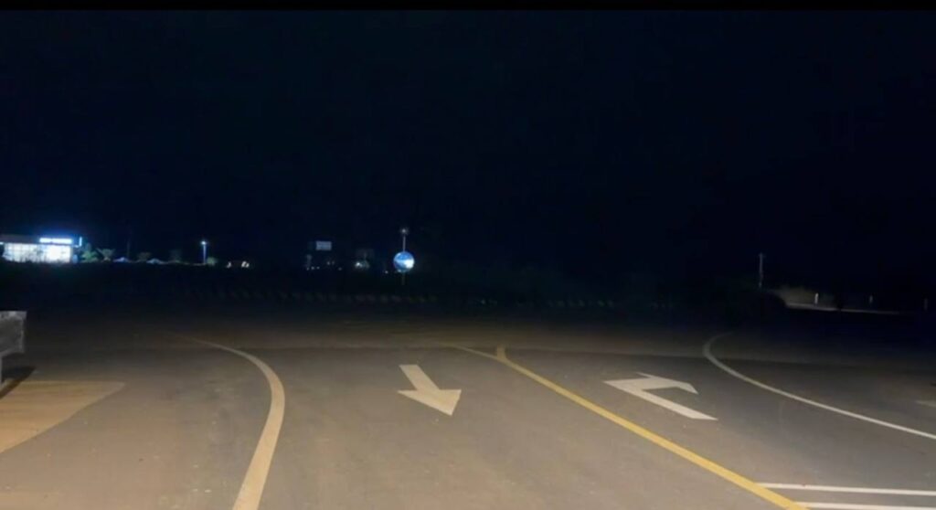Kratie City Residents Urge Authorities to Install Lighting for Nighttime Road Safety