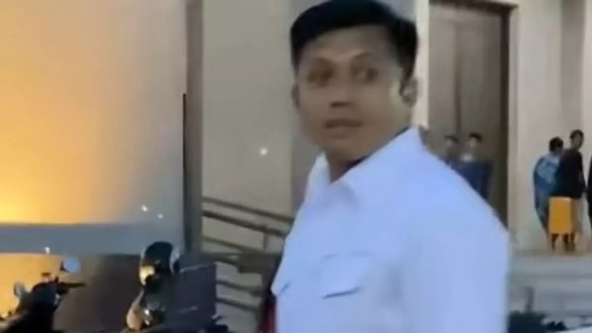 Kalimantan Timur Governor's Aide's Arrogant Intimidation of Protesters, Suspected of Being on 'Desil 1' Poverty List, Sparks Outcry