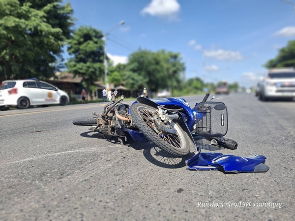 タイでバイク事故、高齢男性2名が重傷