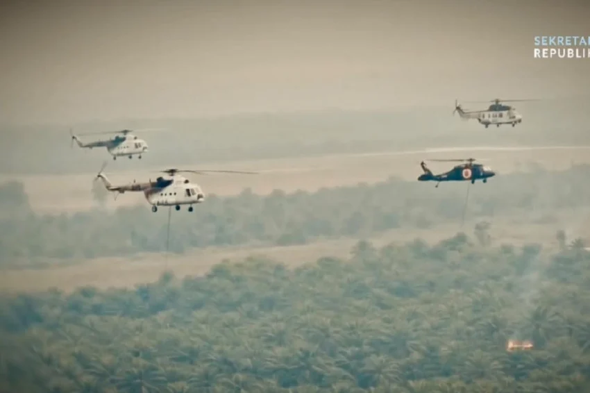 Indonesia Deploys 64 Aircraft and Over 54,000 Personnel to Combat Forest Fires