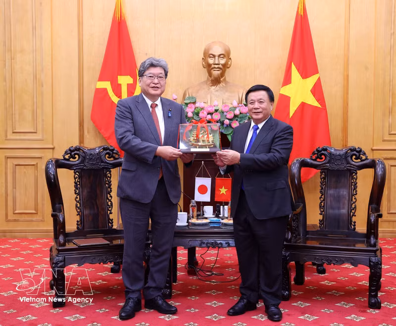 Vietnam, Japan Parties Vow to Bolster Theoretical, Policy Exchanges
