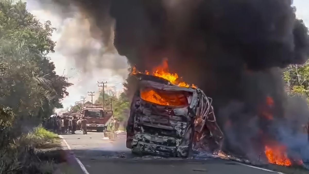 Deadly Collision in South Sumatra: 16 Killed in Bus and Fuel Tanker Crash