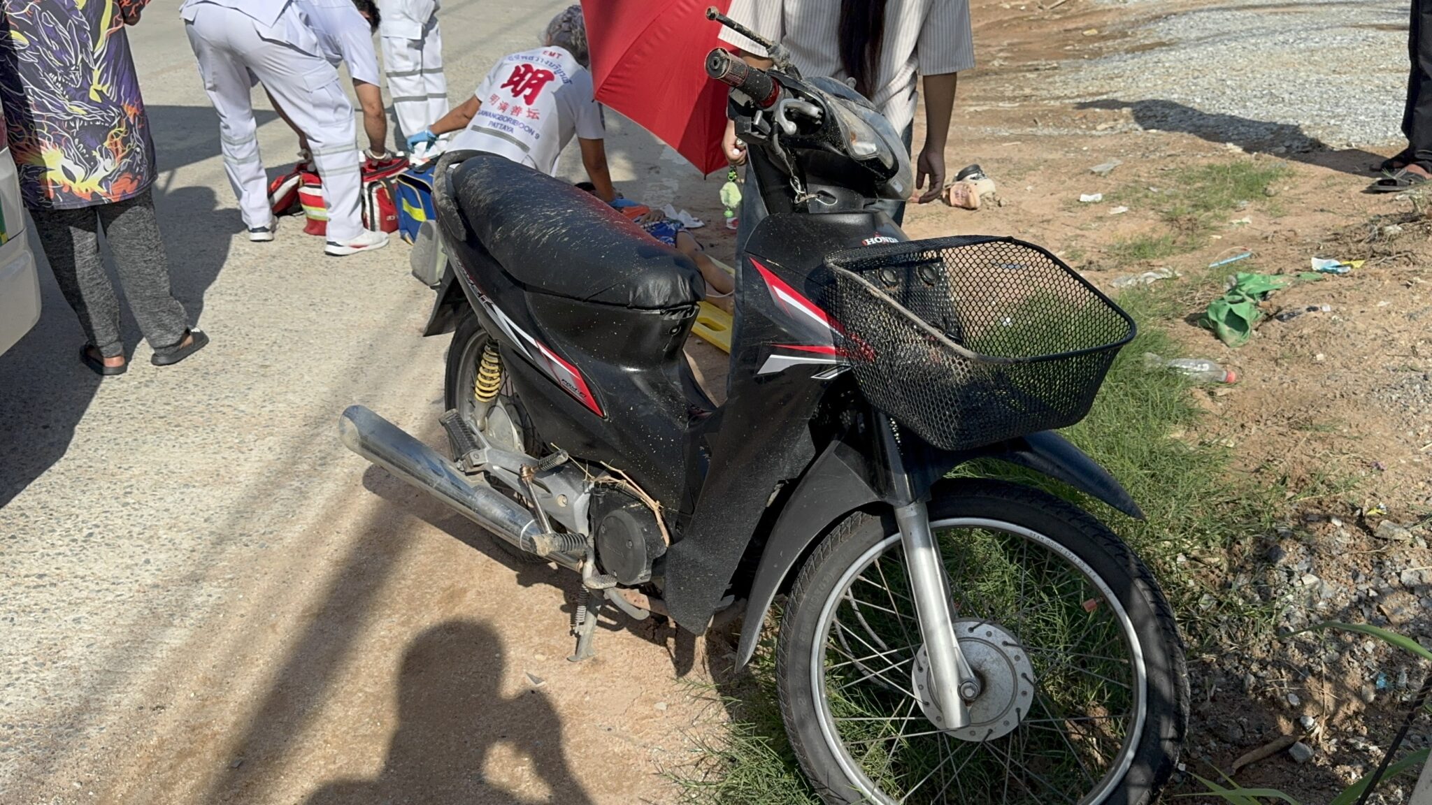 パタヤ近郊で中国人ドライバーのSUVがバイクに追突、10歳女児死亡