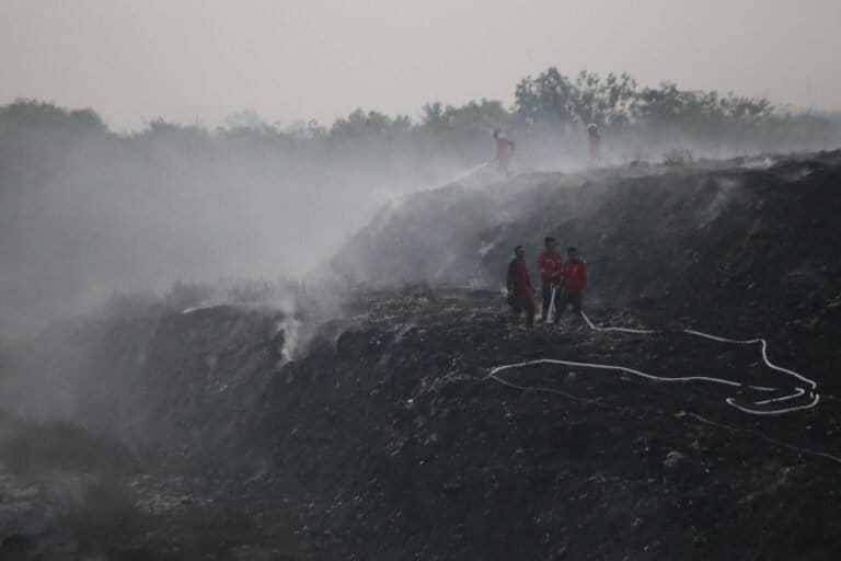 Depok Landfill Fire: Government Response Fails to Address Root Waste Issues?