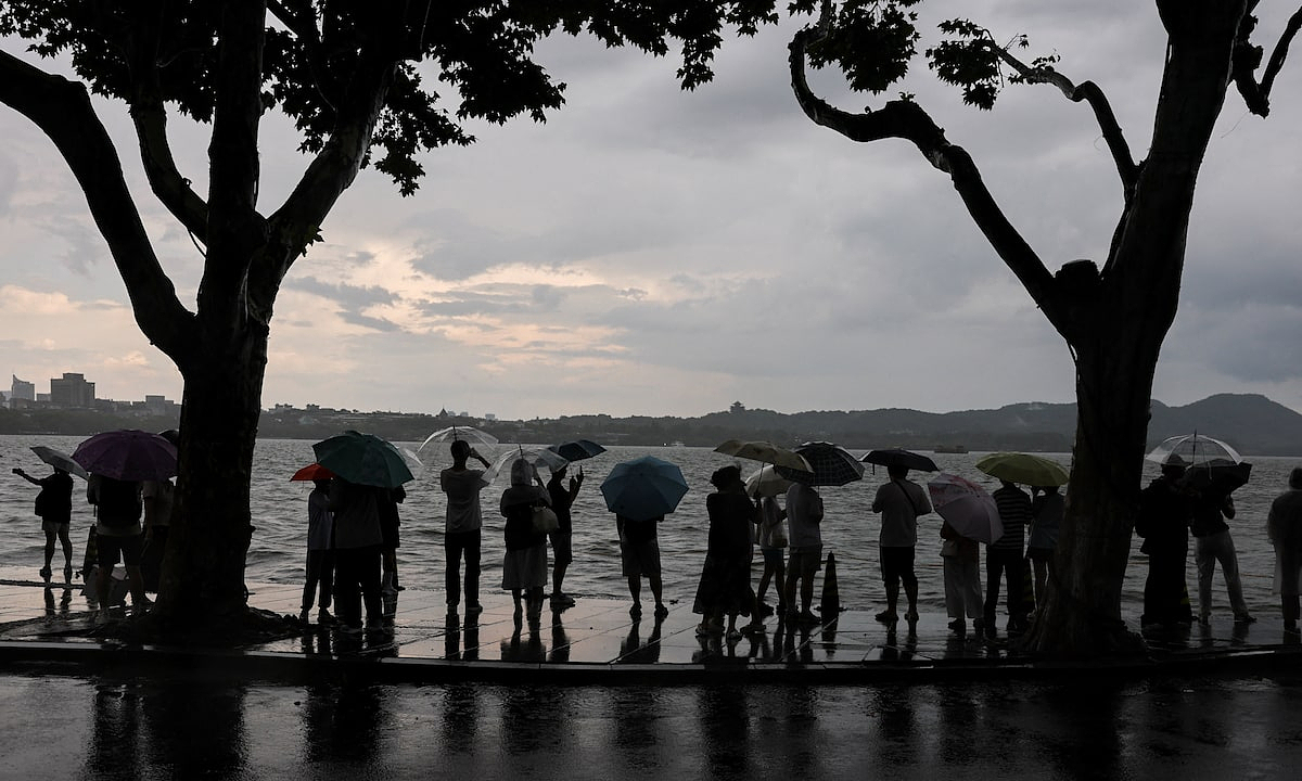 台風ヌル接近、中国南部で大規模避難と交通網混乱