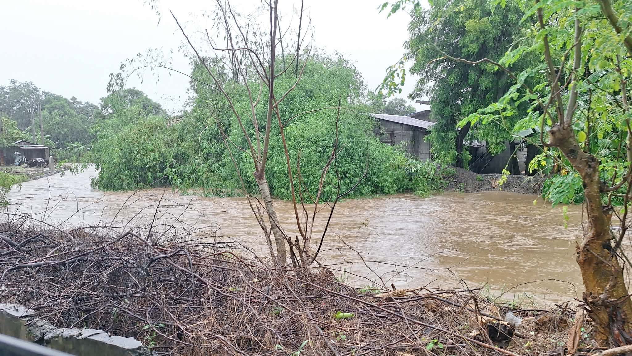 Clogged Ilocos Sur River Nears Overflow Amid Heavy Rains