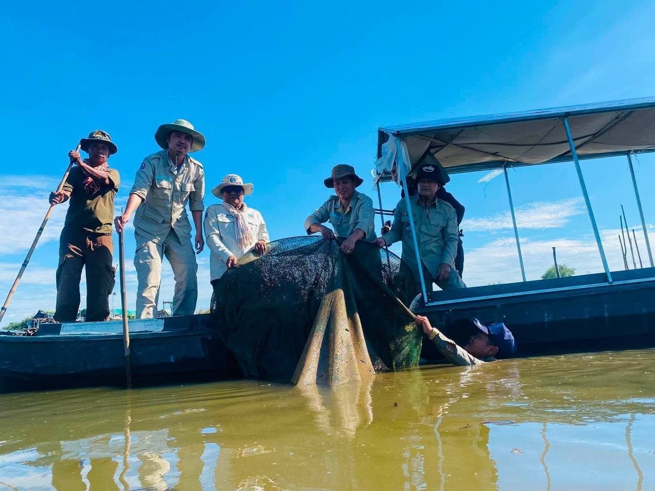 Cambodia Intensifies Crackdown on Illegal Fishing During Closed Season
