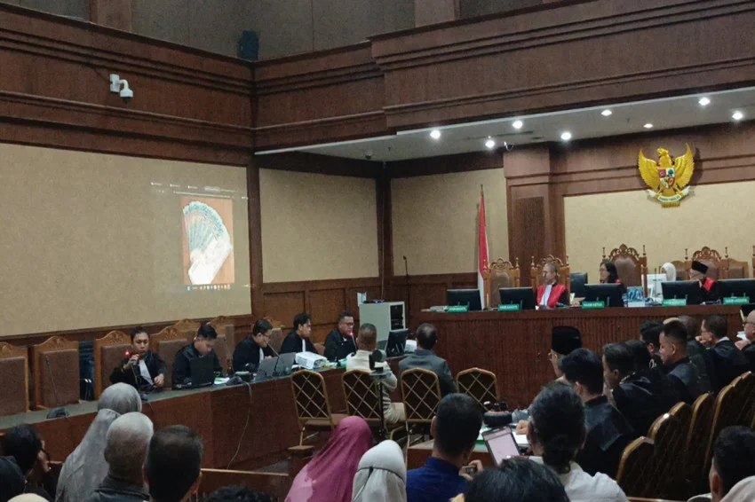 Former Hajj Director General Mentions Jokowi's Name in Haji Quota Case Trial