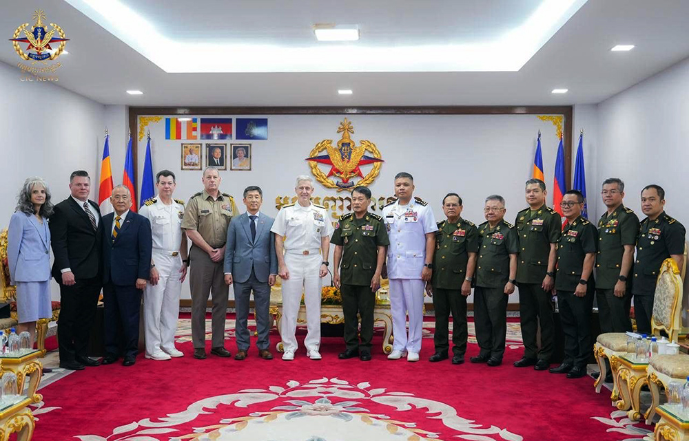 カンボジアと米太平洋艦隊司令官が会談、軍事協力強化で一致
