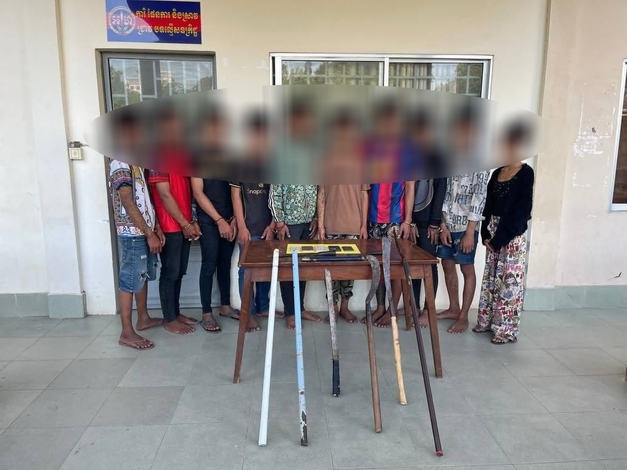 Battambang Police Arrest 11 Young Robbers for Attacks and Vandalism