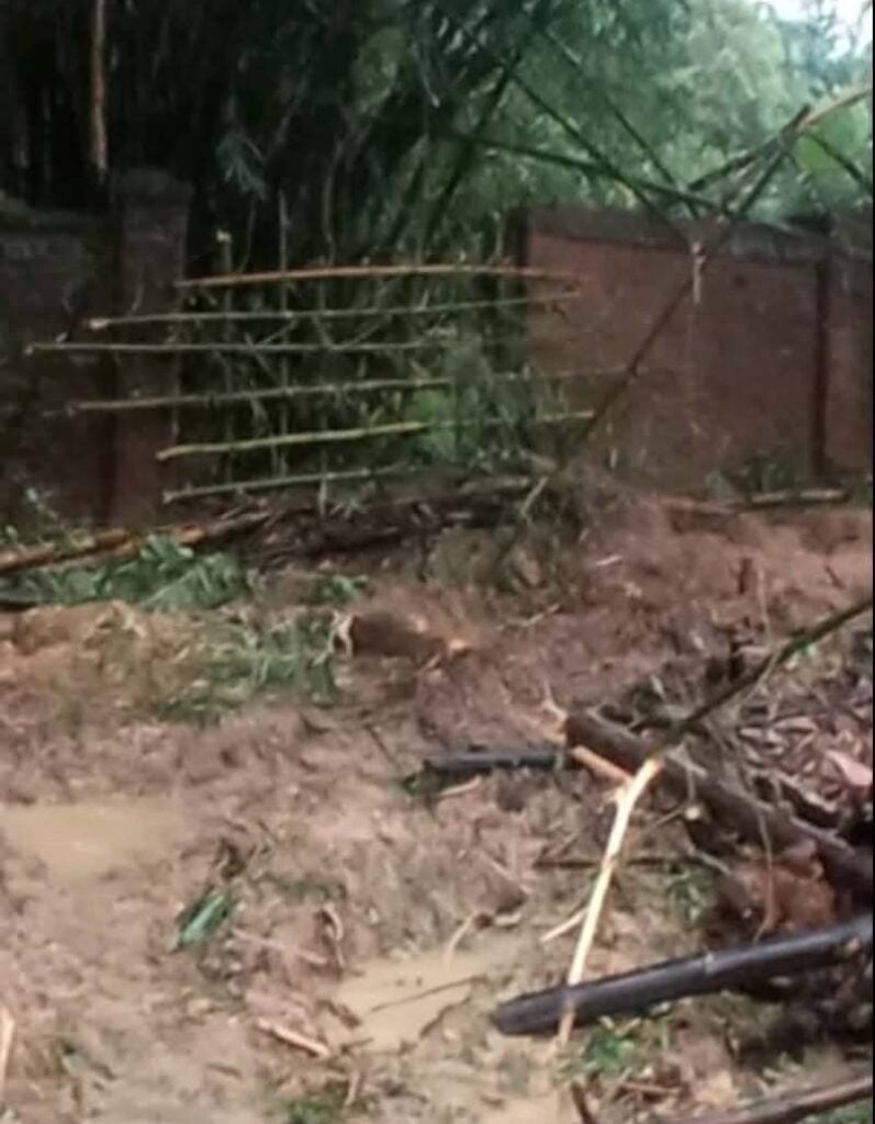 アザナギ指導者ウー・ラザットらが埋葬されたタムエ墓地で墓石が重機により破壊される