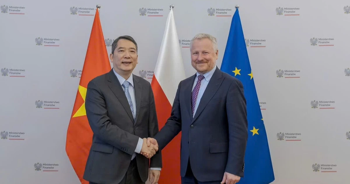 Vietnam and Poland Boost Cooperation in Finance Sector