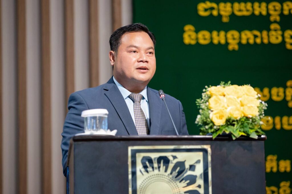 タイ国境閉鎖の影響受けるカンボジア労働者へ、9万件超の雇用機会を呼びかけ