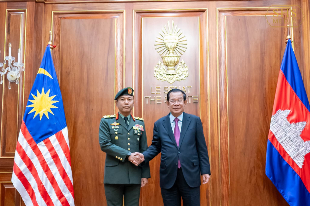 Malaysian Army Chief Backs Cambodia's Peaceful Thai Border Resolution, Pushes for Enhanced Military Cooperation