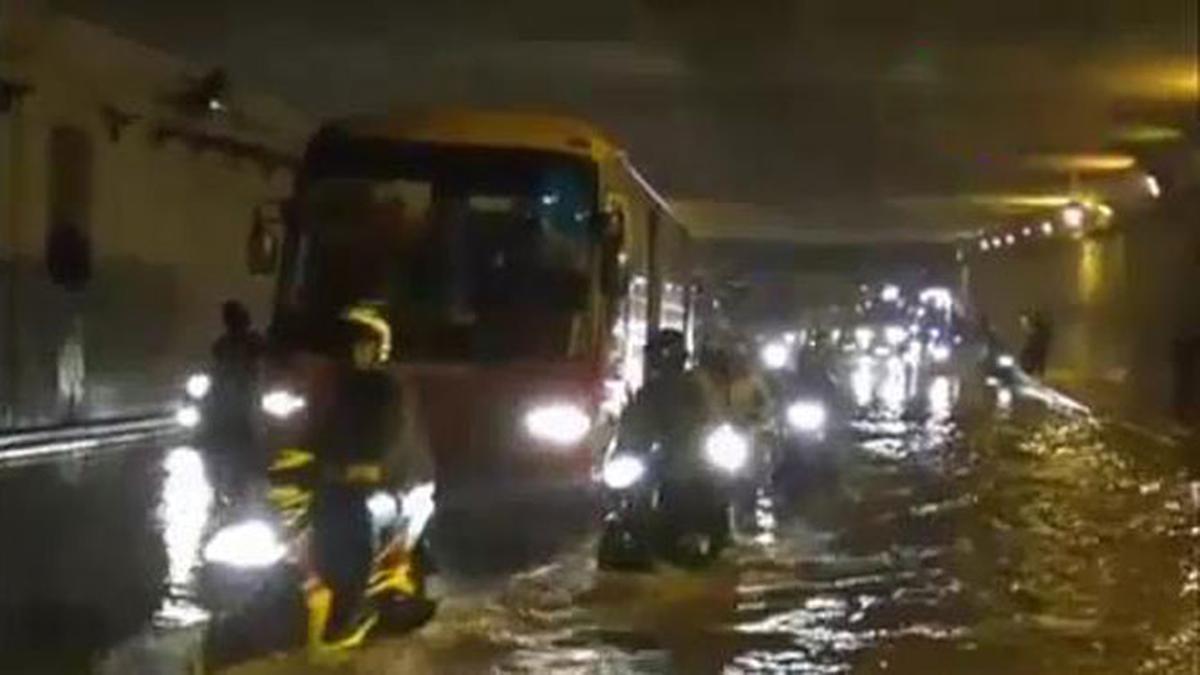 ジャカルタで豪雨による大規模浸水、115のRTで最大2.4メートルの冠水被害
