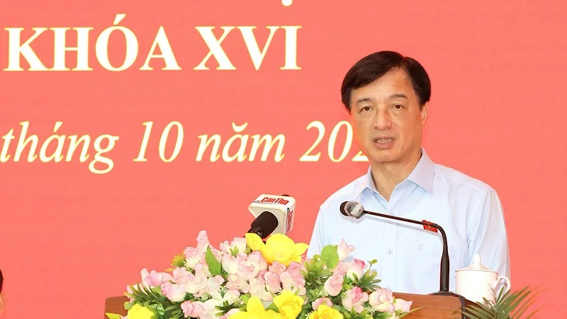 Top Leader Meets Can Tho Constituents, Addresses Regional Development and Public Concerns